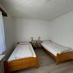 A&s - - Prázdninový dům